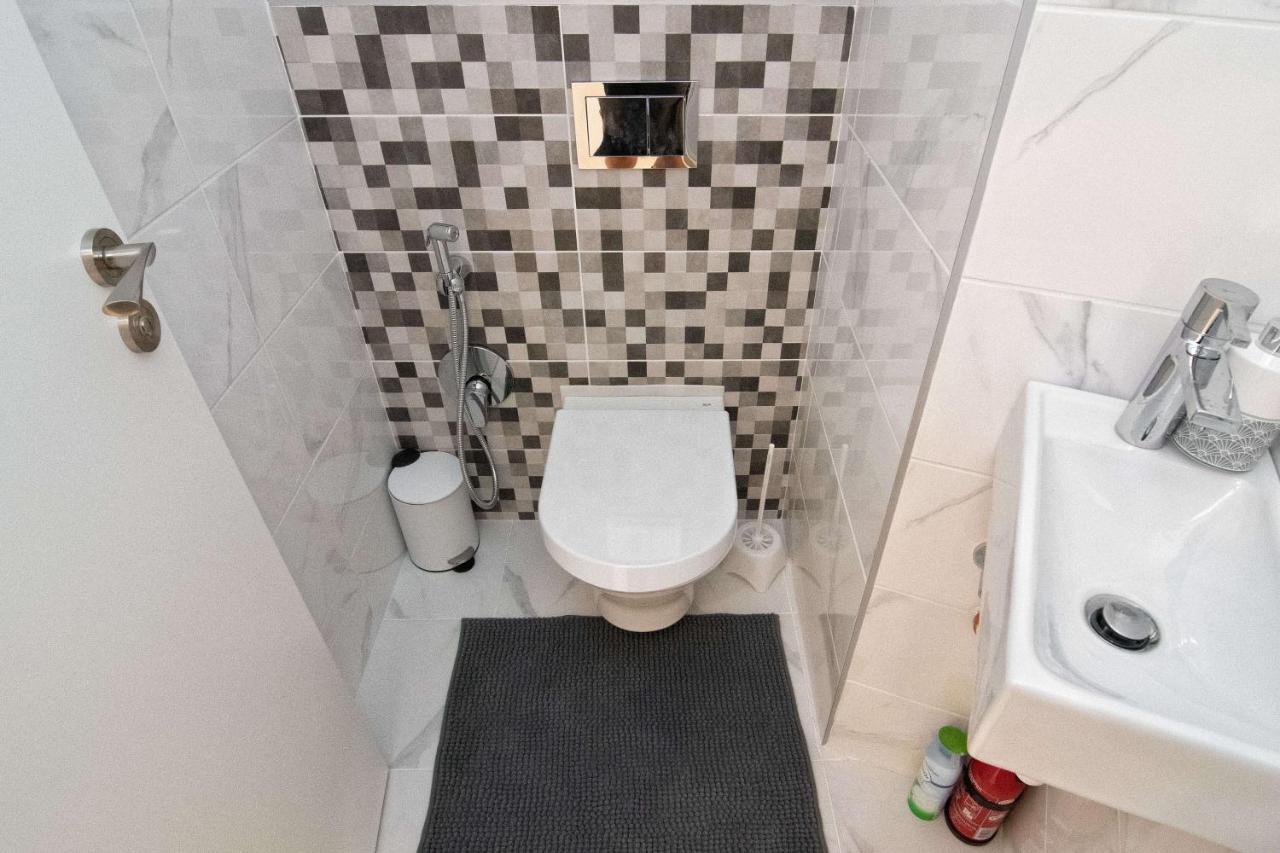 فارنا Luxury City Center Two Bedroom Apartment Close To Beach المظهر الخارجي الصورة